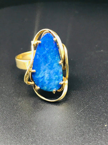 9ct gold ring, opal doublet