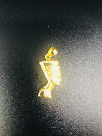 18ct gold Nefertiti Egyptian pendant.