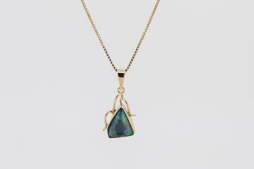 9ct gold chain and opal pendant