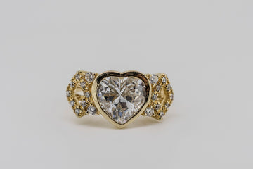 9ct solid gold and heart shaped Cubic Zirconia ring