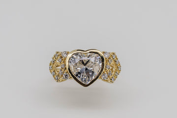 9ct solid gold and heart shaped Cubic Zirconia ring