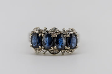 14CT WHITE GOLD DIAMOND AND BLUE SAPPHIRE RING