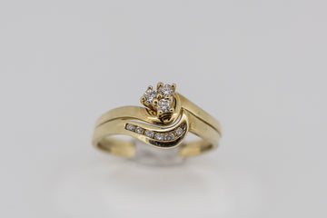 9CT GOLD DIAMOND RING