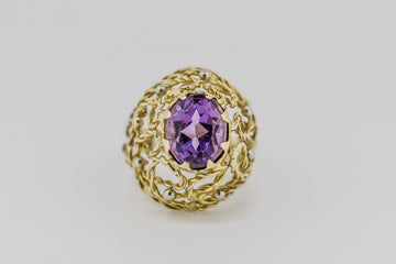 18CT GOLD CUSTOM RING WITH STONE