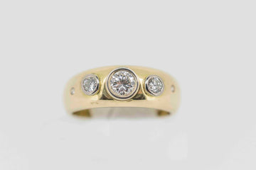 18ct Gold Diamond Ring Item number 25892