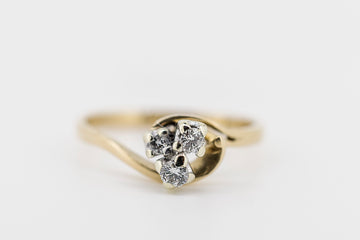 18CT gold diamond ring