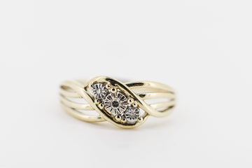 9CT GOLD DIAMOND RING