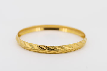 22ct yellow gold bangle