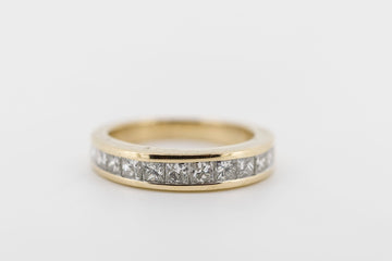 9ct yellow gold and diamond ring