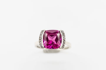 9ct white gold ring with synthetic ruby stone