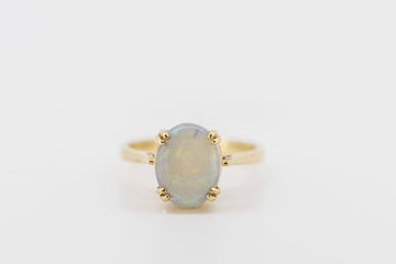 18ct gold and Australian White Opal Cabochon Ring