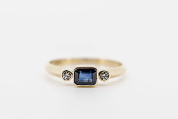 9CT GOLD SAPPHIRE AND DIAMOND RING