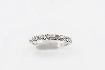 9CT WHITE GOLD AND DIAMOND RING