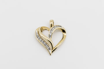 9CT GOLD AND DIAMOND HEART PENDANT