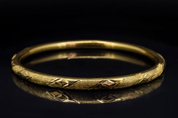 22CT GOLD BANGLE