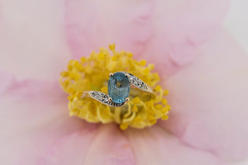 9ct solid yellow gold diamond and Aquamarine ring