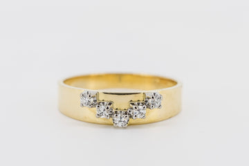 18CT GOLD A DIAMOND RING