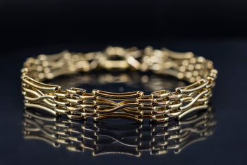 9ct solid yellow gold gate bracelet