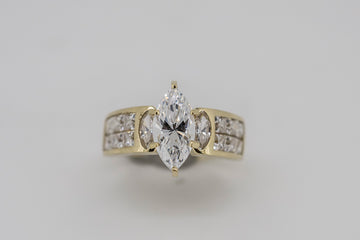 9ct solid gold and Cubic Zirconia ring