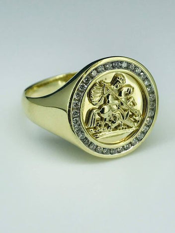 9ct Gold Sovereign a Diamond Ring 1093