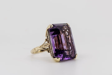 9CT GOLD AMETHYST RING