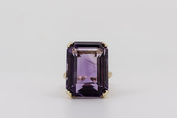 9CT GOLD AMETHYST RING