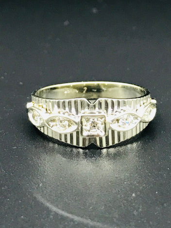 18ct white gold, Cubic Zirconia ring