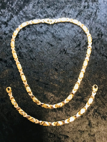 18ct gold Italian necklace and bracelet set