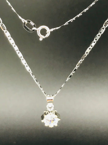 16ct white gold cubic zirconia set with 18ct white gold chain