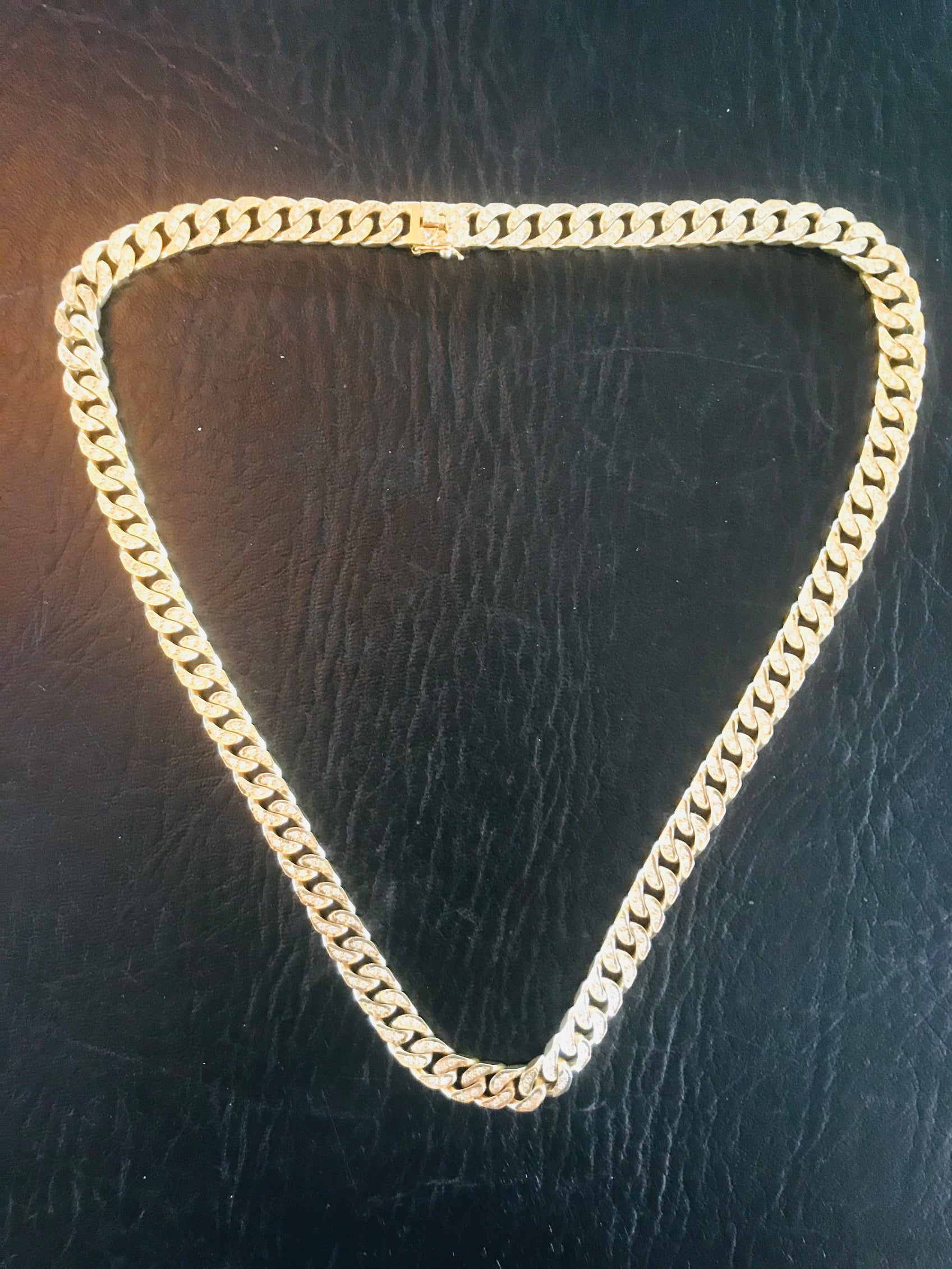 18ct Yellow Gold Curb Chain | 0005235 | Beaverbrooks the Jewellers