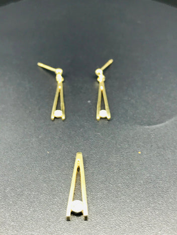 9ct gold diamonds earrings and pendant