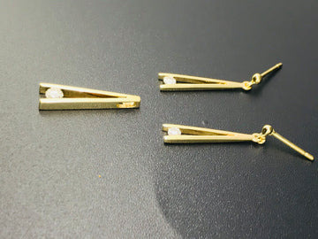 9ct gold diamonds earrings and pendant