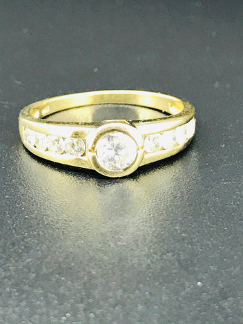 9ct gold ring CZ