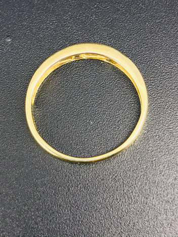 9ct gold ring Synthetic stones