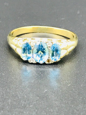 9ct gold topaz ring