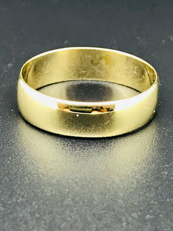 9ct gold wedding band