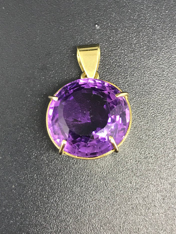 18ct yellow gold Amethyst pendant