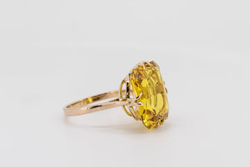 COCKTAIL RING IN 22CT GOLD WITH SYNTHETIC YELLOW SAPPHIRE