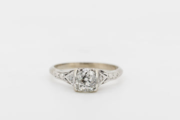 ANTIQUE 18CT WHITE GOLD AND OLD EUROPEAN-CUT DIAMOND RING